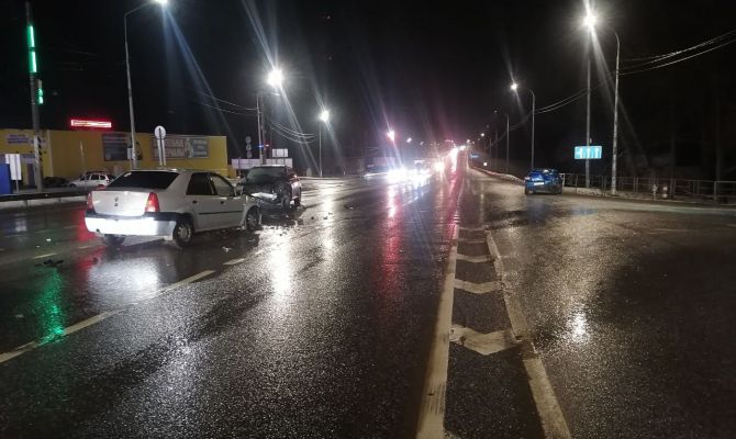 В Большой Туле произошло массовое ДТП: пострадали два человека