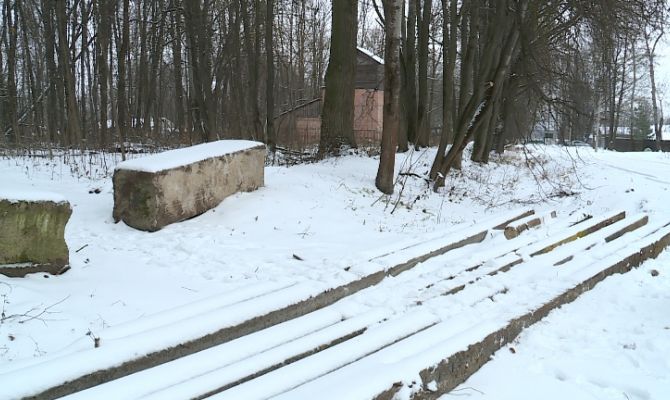 «У нас приказ»: в Туле психоневрологический интернат перекрыл дорогу к частному дому