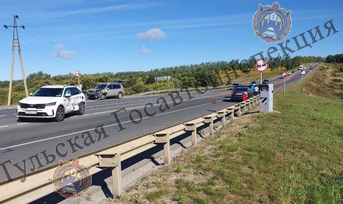 На трассе М-2 «Крым» в Большой Туле столкнулись 3 автомобиля