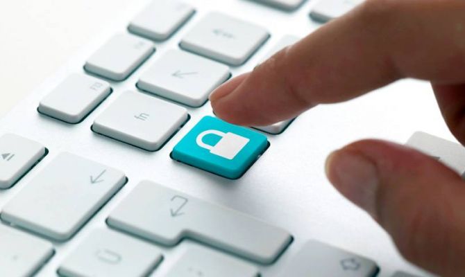 Возможность или риск: как часто россияне пользуются соцсетями