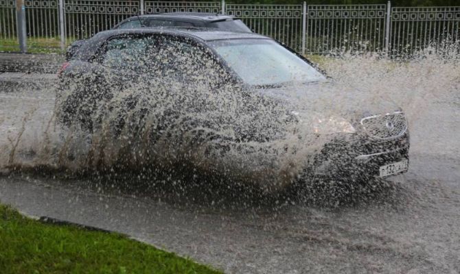 На Тулу обрушился аномальный ливень: как город справляется с буйством стихии