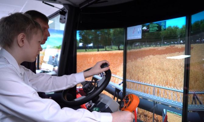 От агронома до парикмахера: тульским студентам и школьникам рассказали о будущих профессиях