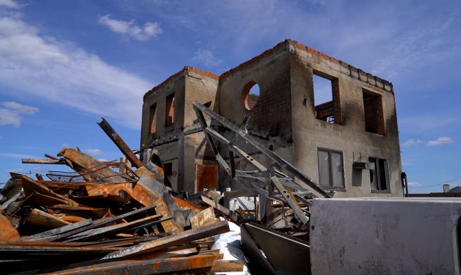 Лишились жилья, машины и собак: туляки просят помощь в восстановлении сгоревшего дома