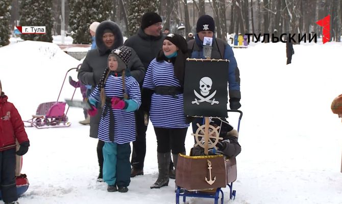 Русская печь, танк и пиратский корабль: в Туле прошел фестиваль наряженных саней