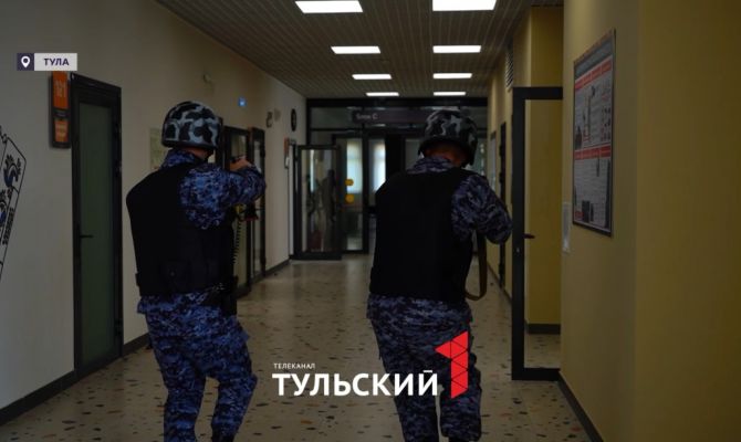 Росгвардия в Туле отработала сценарии захвата школы террористами