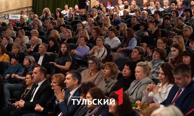 В Туле наградили 700 отличившихся работников культуры