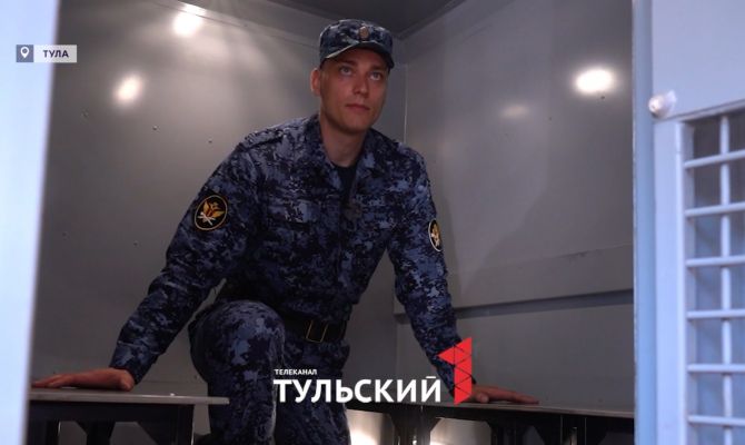 Тульский конвоир показал изнанку своей работы