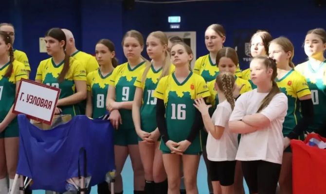 Юным спортсменам из Тулы вручили новый инвентарь 