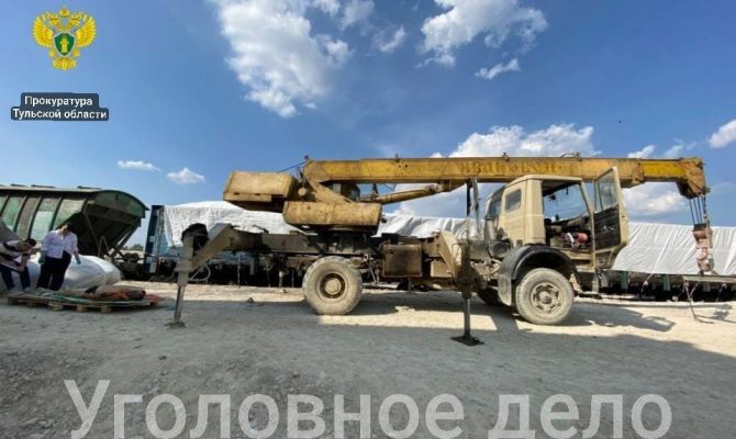 В тульской деревне Берники машинист автокрана погиб на производстве