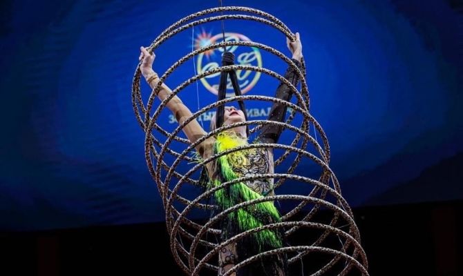 Юная тулячка установила рекорд по числу вращаемых на теле хулахупов