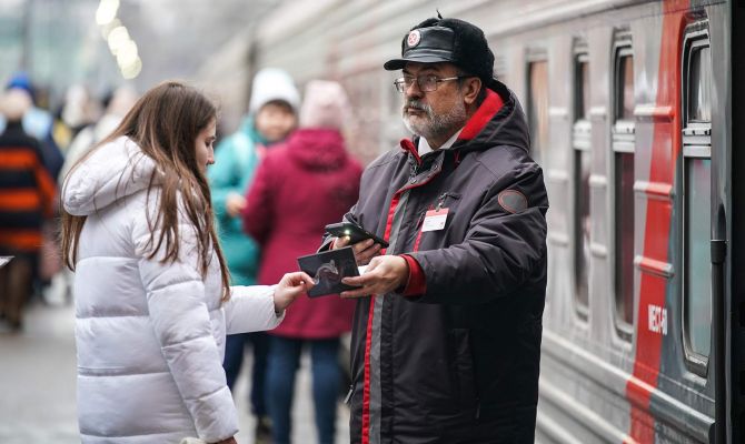 В России хотят ввести бесплатное питание для пассажиров при задержке поездов