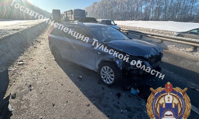 В тройном ДТП на трассе М-2 "Крым" под Щекином пострадали два ребенка