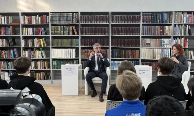 Дмитрий Миляев рассказал, почему выбрал образование учителя истории