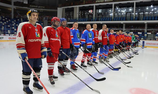 В Туле стартовал хоккейный турнир среди команд предприятий