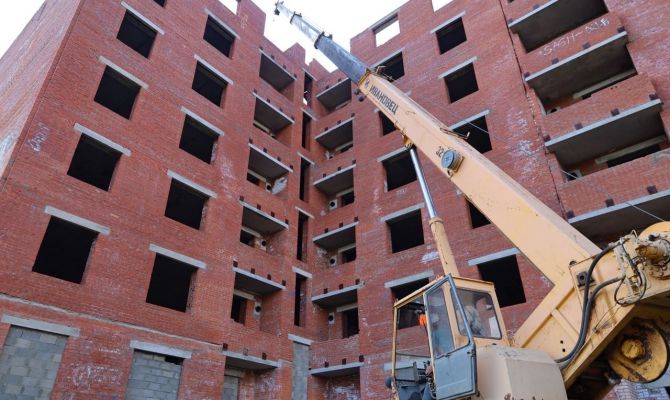 В Новомосковске приступили к сносу долгостроя