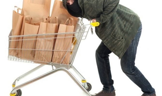 Россияне крадут сыр и колбасу 