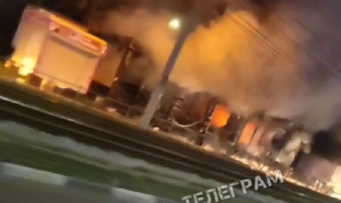 Ночью на улице Металлургов в Туле сгорела палатка с овощами