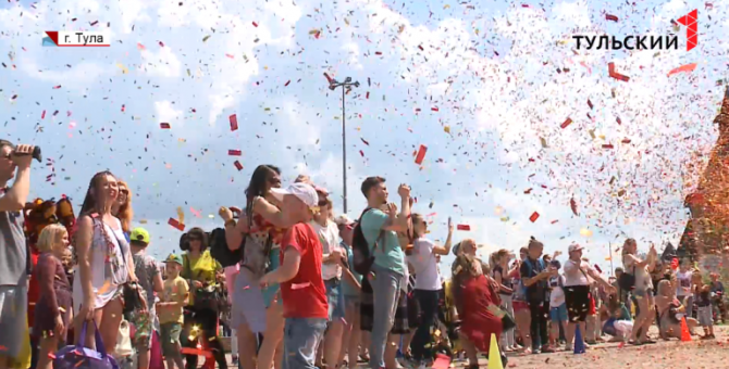 На Казанской набережной в Туле устроили детский праздник
