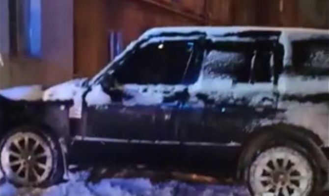 В Туле не пропустившего «скорую» водителя «Land Rover» наказали за оскорбление медиков