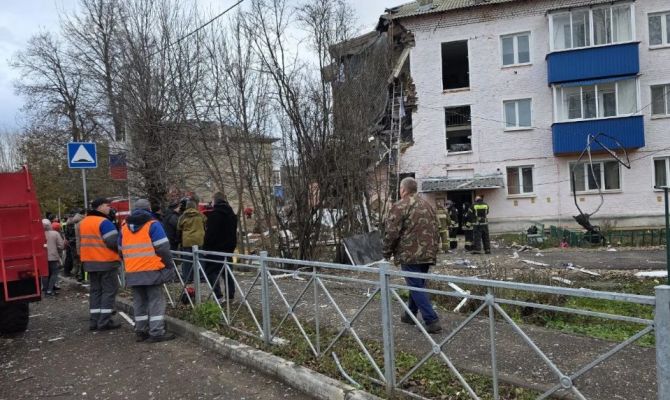 Двое человек пострадали в результате взрыва бытового газа в доме в Куркино