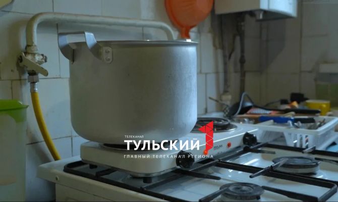 Жильцы пятиэтажки в Туле почти три месяца живут без газа и горячей воды