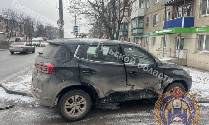 В Туле на улице Металлургов водитель "Чери" сбила 29-летнего мужчину