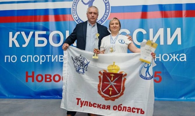 Тулячка завоевала «золото» и «серебро» на Кубке России по спортивному метанию ножа