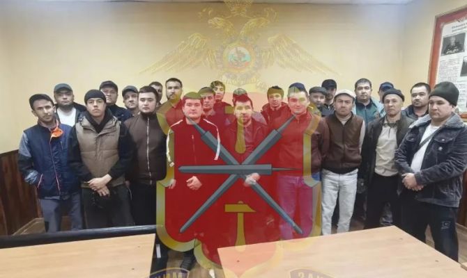 В Новомосковске полицейские нашли 26 нелегально трудоустроенных мигрантов 