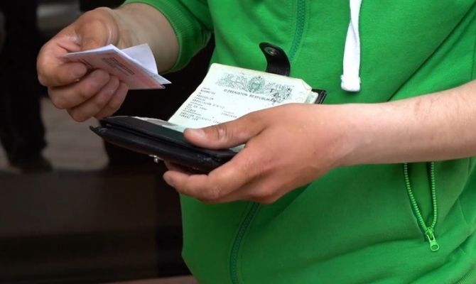 В Суворовском районе в одном доме незаконно прописали 27 мигрантов