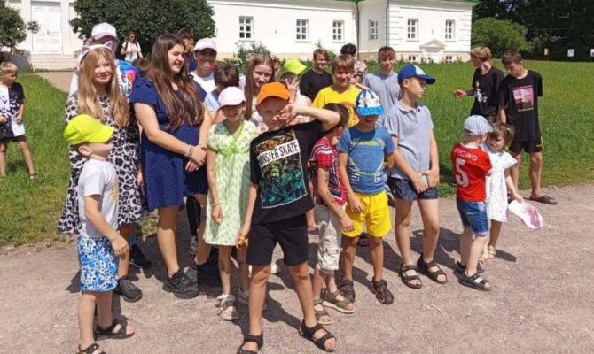 После отдыха в Тульской области 29 школьников из ЛНР уехали домой