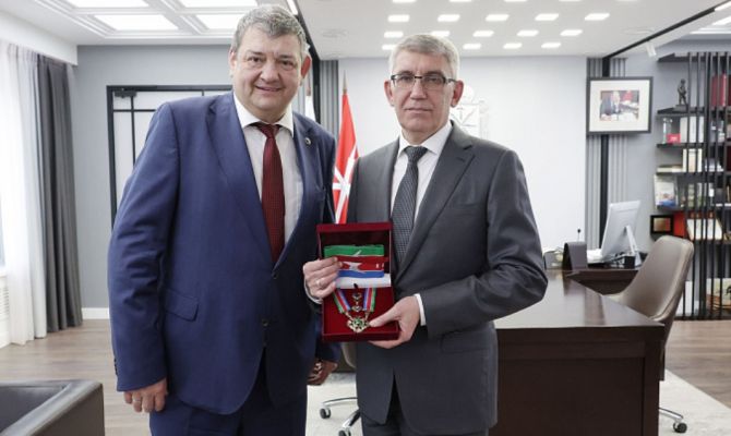 Дмитрий Миляев стал почетным гражданином Горловки
