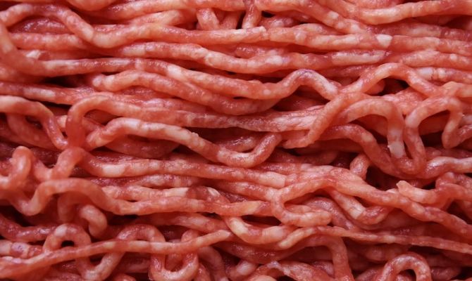 С антибиотиками или без: в России проверят качество фарша