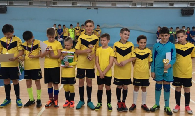 В честь Дня защитника отечества юные туляки сыграли в мини-футбол 