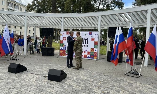 Дмитрий Миляев наградил отличившихся жителей Новомосковска
