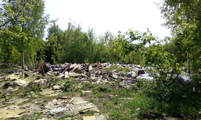 Свалку люминисцентных ламп обнаружили в Богородицке