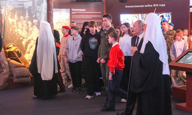 Дочь героя СВО из Донского встретилась с Президентом Владимиром Путиным