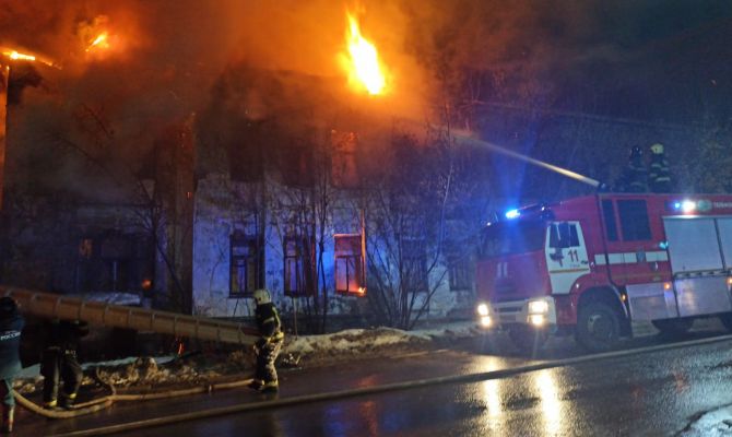 Пожар в Туле на улице Комсомольской: появилось видео с места событий