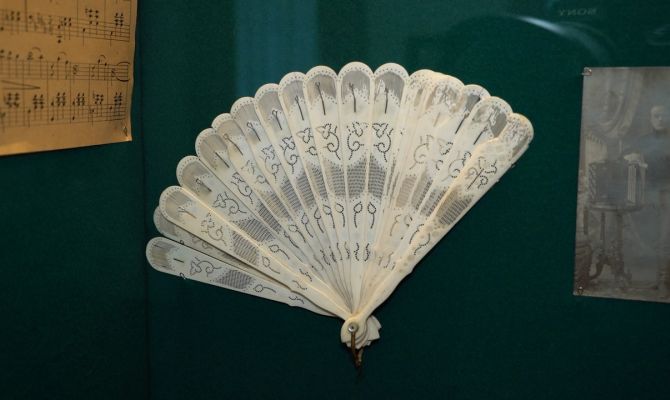 Как в конце XIX века в Туле определяли возраст девушек по юбке