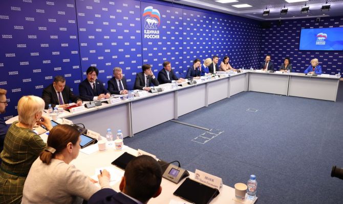 Николай Воробьев: Школы с многолетней историей обретают новый облик и современные перспективы