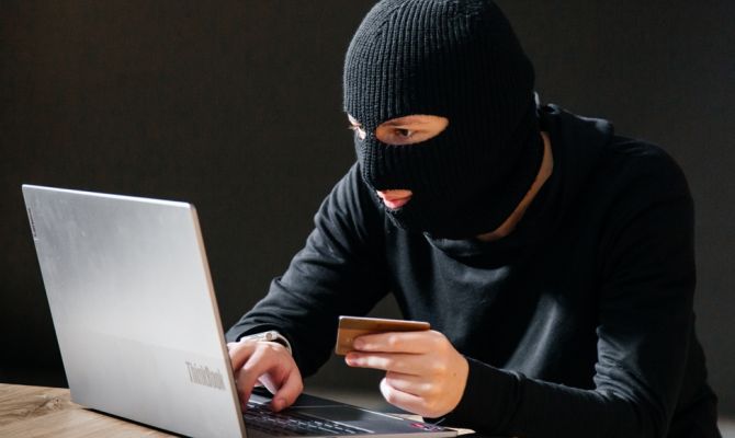 Стало известно, что ущерб от действий телефонных мошенников снизился на 33%