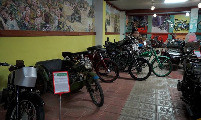 Сохранились единицы: в тульском музее восстанавливают советский педальный мопед