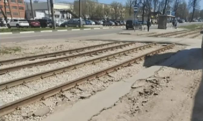 У остановки "Комбайновый завод" в Туле сделают тротуар