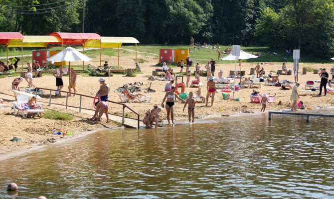 Со дна водоемов в Туле подняли магазинную тележку и коляску