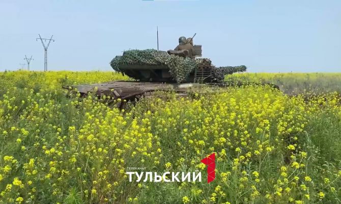 Тульские десантники уничтожили опорный пункт ВСУ из танка Т-80