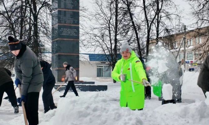 Жители Тульской области вышли на «снежный» субботник