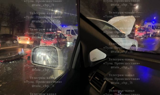 Две легковушки попали в ДТП в Заречье в Туле