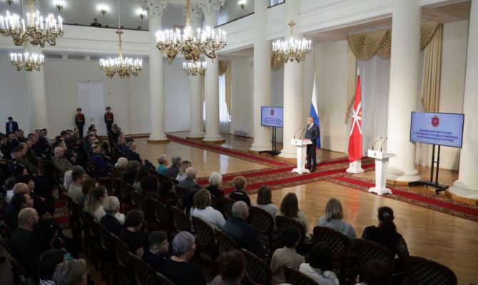 Дмитрий Миляев вручил награды семьям погибших бойцов СВО