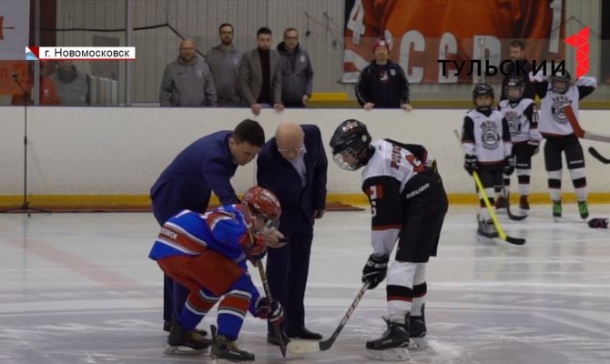 Новомосковские хоккеисты разгромили сборную Канады в товарищеском матче