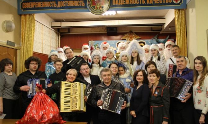 Ветеранов СВО в тульском военном госпитале поздравили с наступающим Новым годом