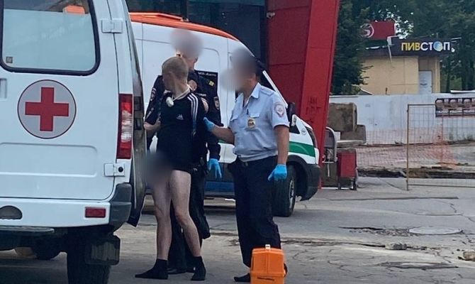 Тульские полицейские задержали в "Спаре" дебошира без штанов